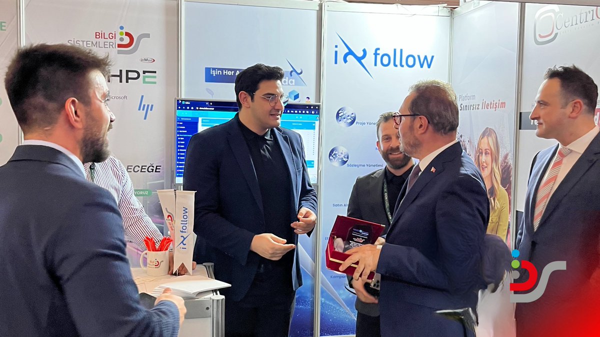 B_Sistemleri's tweet photo. HIMSS Eurasia Health Tech 2025 kapsamında, sağlık bilişimi alanındaki çalışmalarımıza yönelik takdirlerini ifade eden T.C. Sağlık Bakan Yardımcısı Dr. Şuayip Birinci beyefendiden plaketimizi teslim aldık.

Bilgi Sistemleri olarak, Türkiye’nin dijital sağlık dönüşümüne katkı sunan çözümler geliştirmeye devam ediyor; sektörün geleceğini şekillendiren bu önemli platformda yer almaktan gurur duyuyoruz. 

Sağlık teknolojilerinde yenilikçi, entegre ve sürdürülebilir çözümler üretme misyonumuzla çalışmalarımızı aralıksız sürdüreceğiz.

@suayipbirinci 

#HIMSSEurasia #BilgiSistemleri #DigitalHealth #HealthTech #HealthcareInnovation #DijitalSağlık #SmartHospital