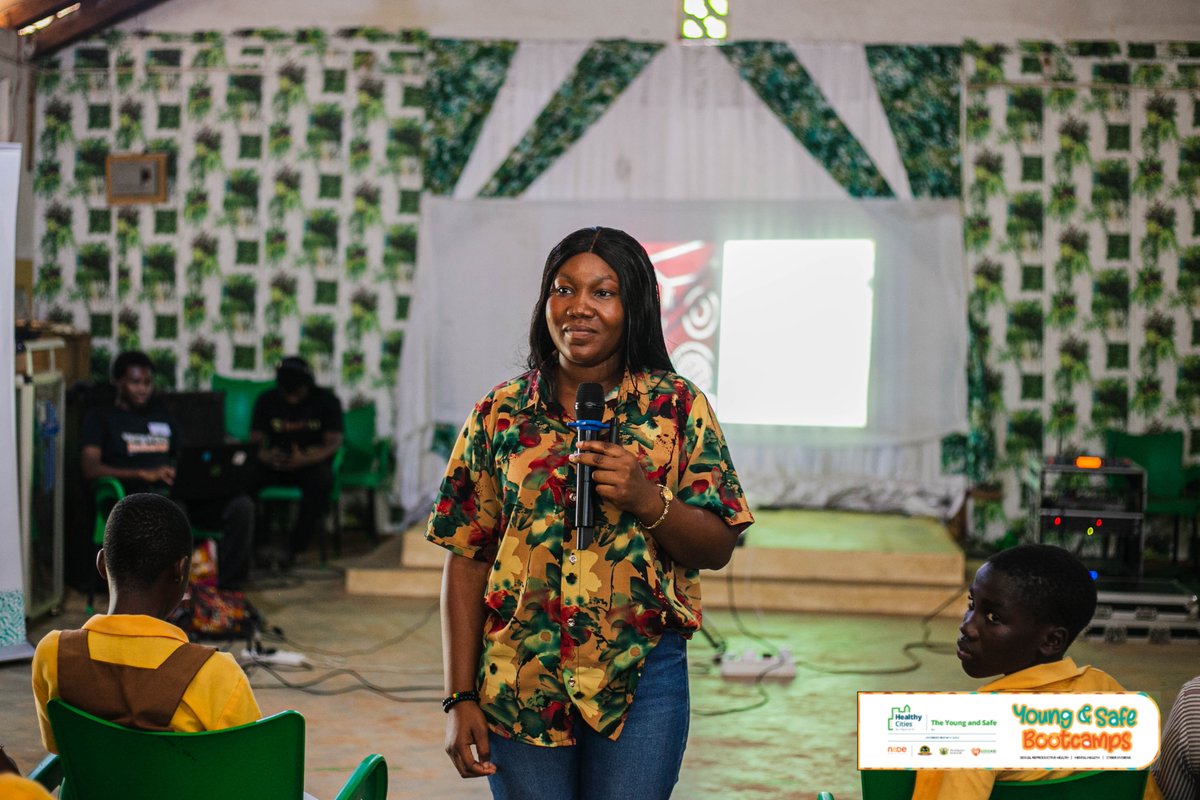 youngandsafeho's tweet image. physical and emotional changes.

For boys, puberty may bring facial hair, deeper voices, growth spurts, acne, and body odour. For girls, it often includes breast development, menstruation, wider hips, skin changes, and the need for increased hygiene.

2/6