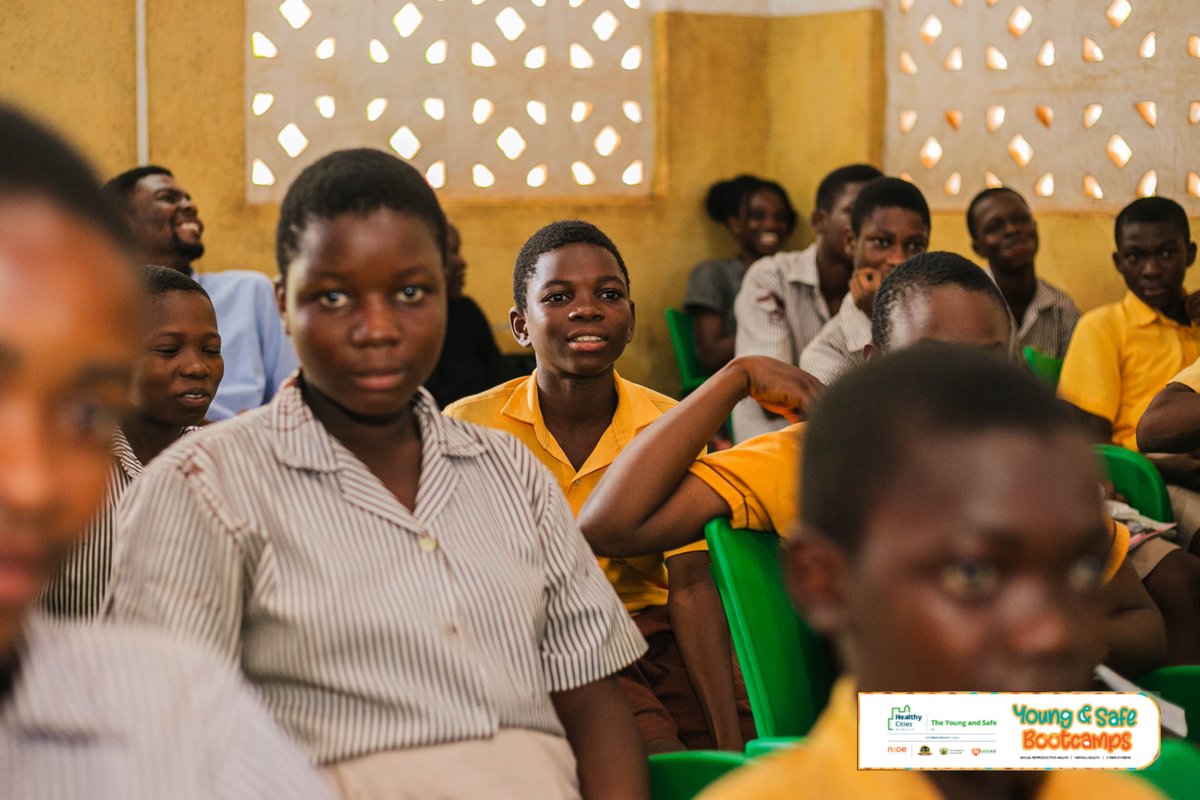 youngandsafeho's tweet image. physical and emotional changes.

For boys, puberty may bring facial hair, deeper voices, growth spurts, acne, and body odour. For girls, it often includes breast development, menstruation, wider hips, skin changes, and the need for increased hygiene.

2/6