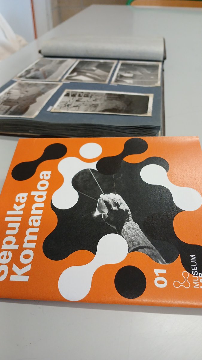MusCementRezola's tweet photo. #MuseumLAB]eko saioari "Museoko artxibotik gorputz arte-instalaziora" hasiera eman diogu Lasarteko @OriarteInstitutoan.
Museoko artxiboa landuko dugu eta Sahatsa Jauregui artistarekin batera artefakto artistikoa sortu dugu. 
@K6kultura @hd_materialsES #museumcementorezola https://t.co/MlGV02iip6