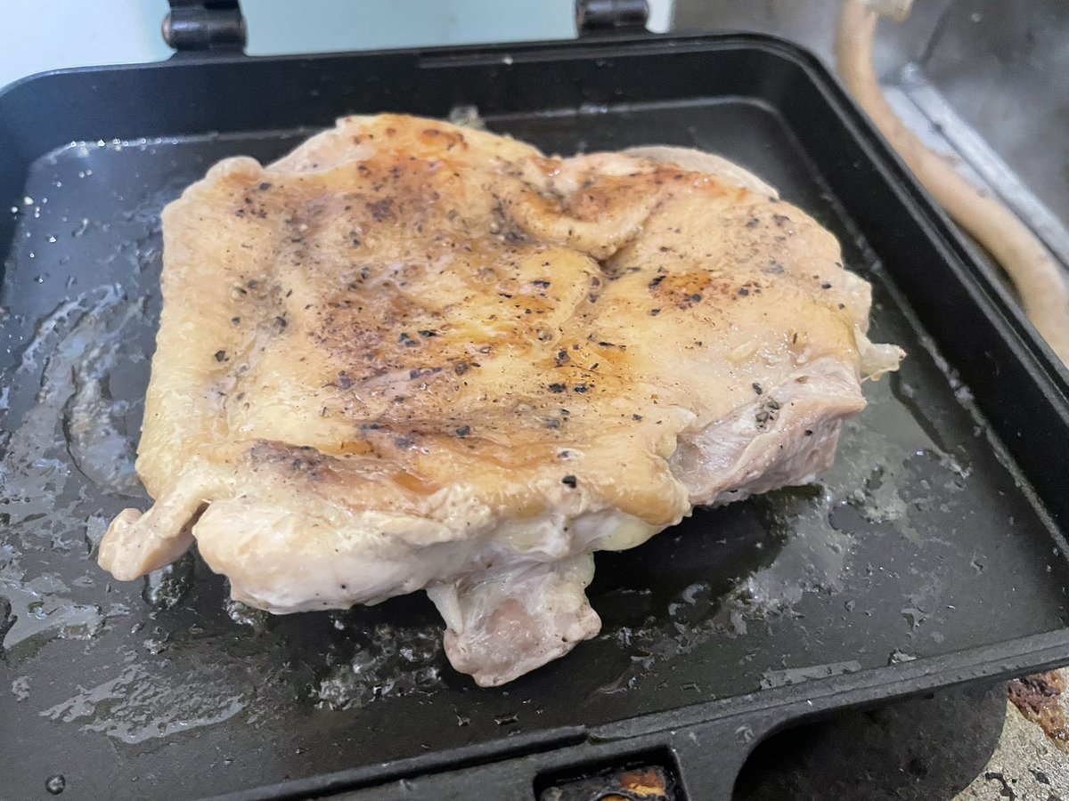PAFE_game19's tweet photo. 今日は霧島鳥のチキンステーキ🍗 https://t.co/EUjGAzkeTg