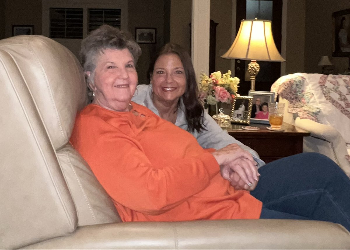 AU_Grad2000's tweet image. Thanksgiving 2025 is in the books! Now it’s time to head to Neville Arena for RILEY GREEN!!!!!