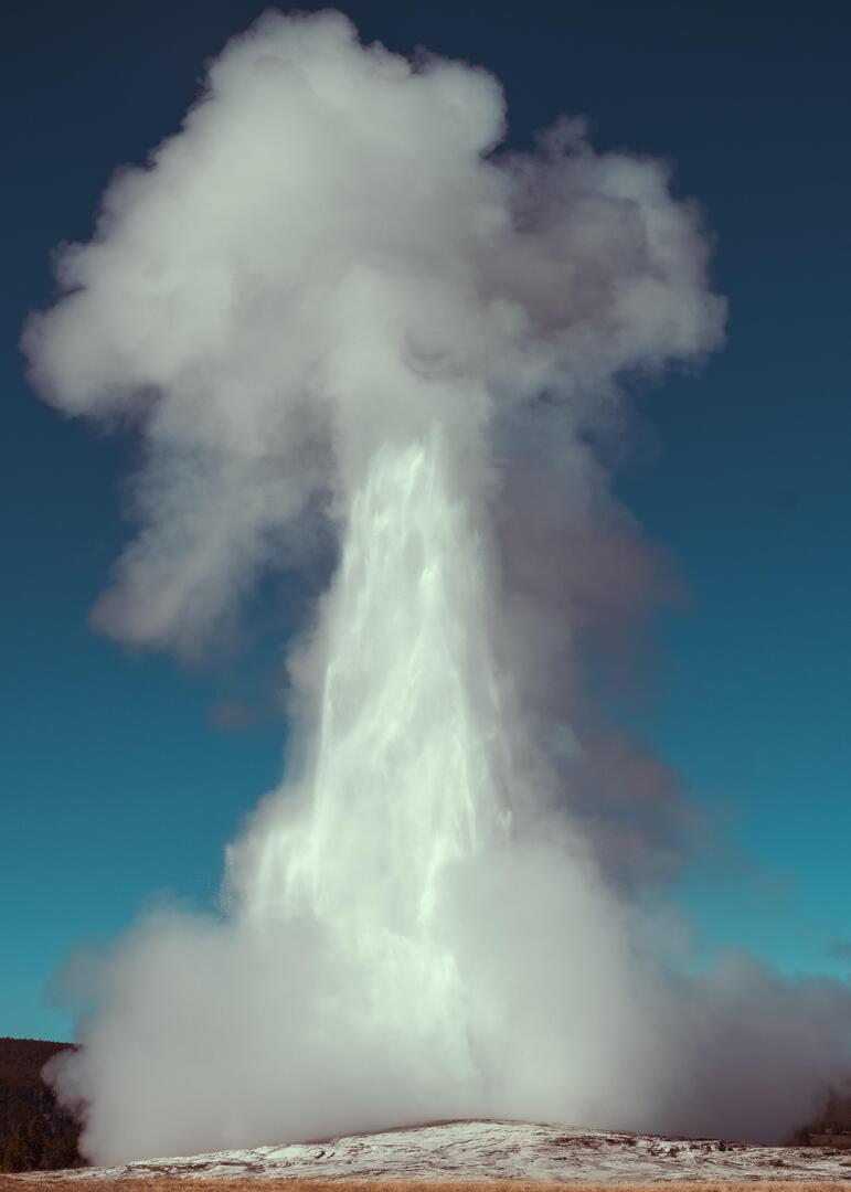 DocAtCDI's tweet image. Enjoy #OurEarthPorn!
(Steal This Hashtag for your own &amp;amp; join the community of Nature Addicts! )

Old Faithful, Yellowstone National Park [OC][4000x5600] 
Photo Credit: Woodbobber 
.