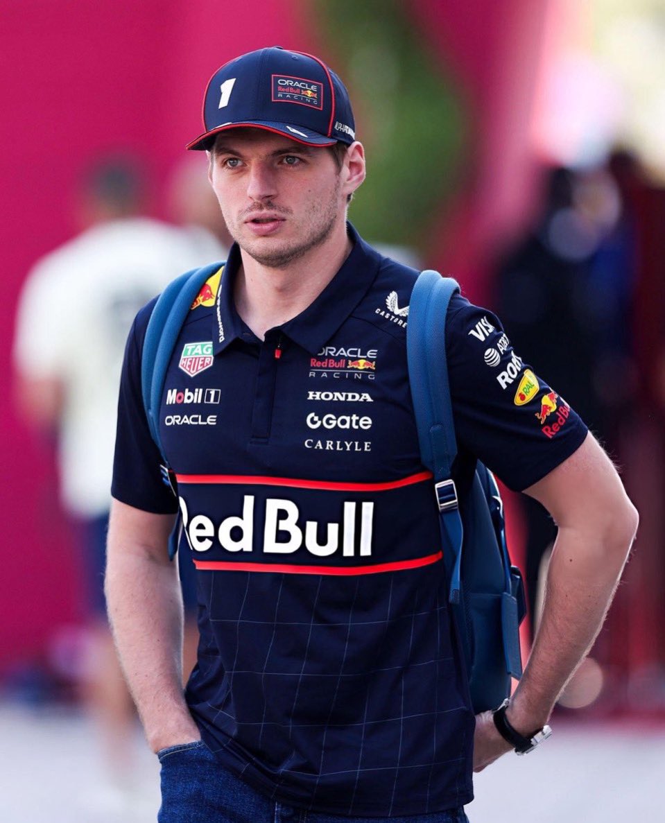 « Mon contrat court jusqu'en 2028, mais mon avenir dépendra de la nouvelle réglementation de 2026. Si elle n'est pas intéressante, je ne me vois pas rester. J’ai d’autres passions, si je pars, je ne reviendrai pas. » 😳

Max Verstappen, sur son avenir en F1

#F1