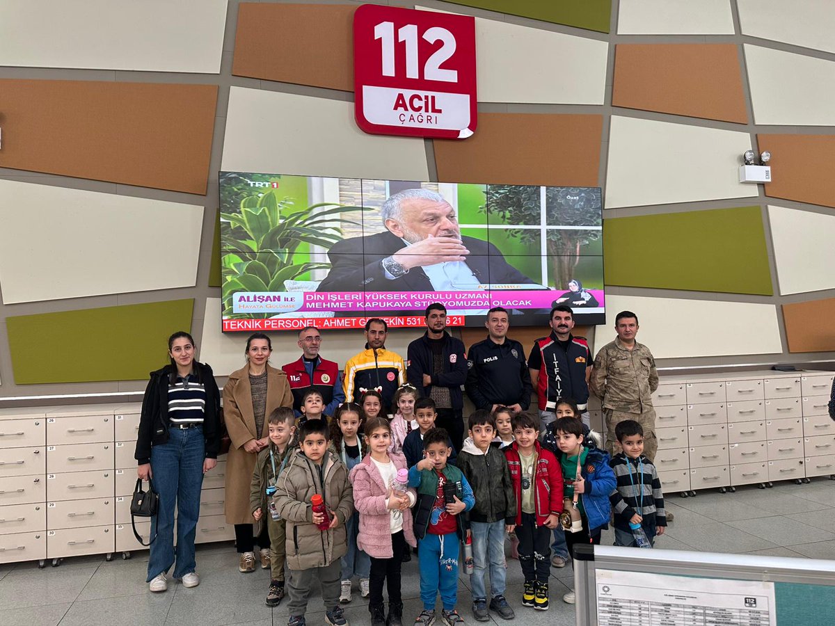Mardin112acm's tweet image. 112 Acil Çağrı Numarası tanıtım faaliyeti kapsamında kurumumuzu ziyaret eden Artuklu Sevgi Anaokulu (6.grup) öğrencilerine acil durumda 112’nin tek numara olduğu anlatıldı ve 112 temalı promosyonlar dağıtıldı. @TC_icisleri @Mardin_Valiligi @iletisim @illeridaresi @112teknumara