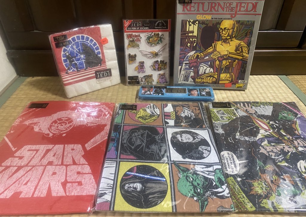 最近買った物④
左上から順に
パーティー用ナプキン
ステッカー
塗り絵集
ペンケース
買ったらTシャツが3枚付いてきました😂
A NEW DOPEさん、毎回刺さる商品の仕入れありがとうございます😆✨