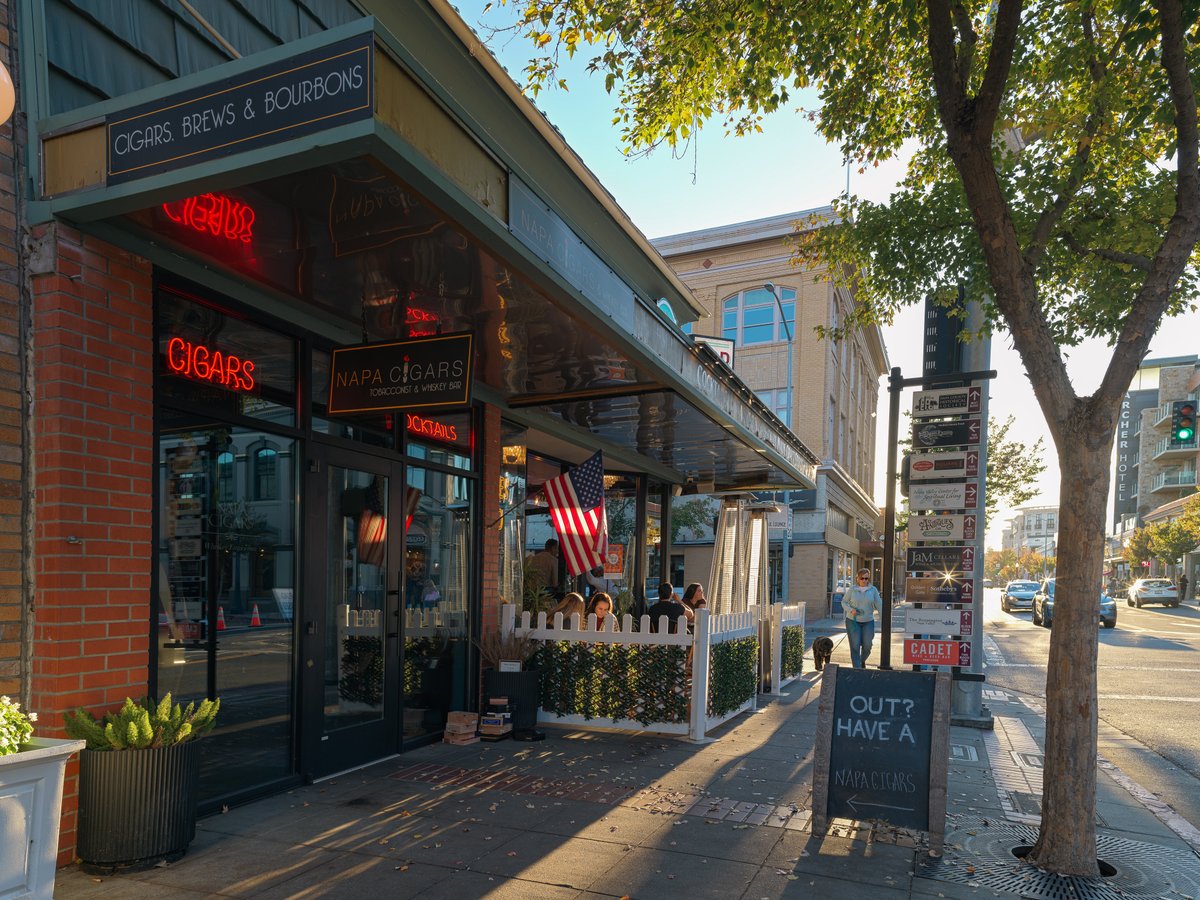 Tried a B&amp;W frame in the mix.
📷 X2Dii + 28P