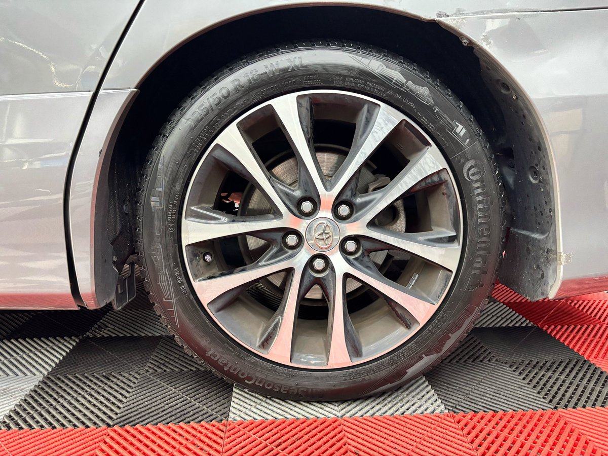 \ 🌞季節を問わず使用できるオールシーズンタイヤ☃️ /
#トヨタ エスティマに「コンチネンタル AllSeasonContact 225/50R18」を装着✨

ドライ・ウェット性能に加え、急な雪にも一定の対応力があるため、
「スタッドレスまでは必要ないけれど、冬場の安心感は欲しい」