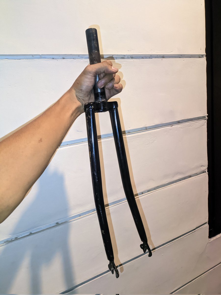 Much_Ahya's tweet photo. #WTS #FNFJB

Fork like akisu 25.4 non os standart, tinggi steer tube 15cm (200k)
Dropbar Compact non os standart 420mm (200k) 
Quillstem 22.2 non os standart (100k) 
Headset bearing strummer standart 22.2 (100k) https://t.co/Q83AY3QlE1