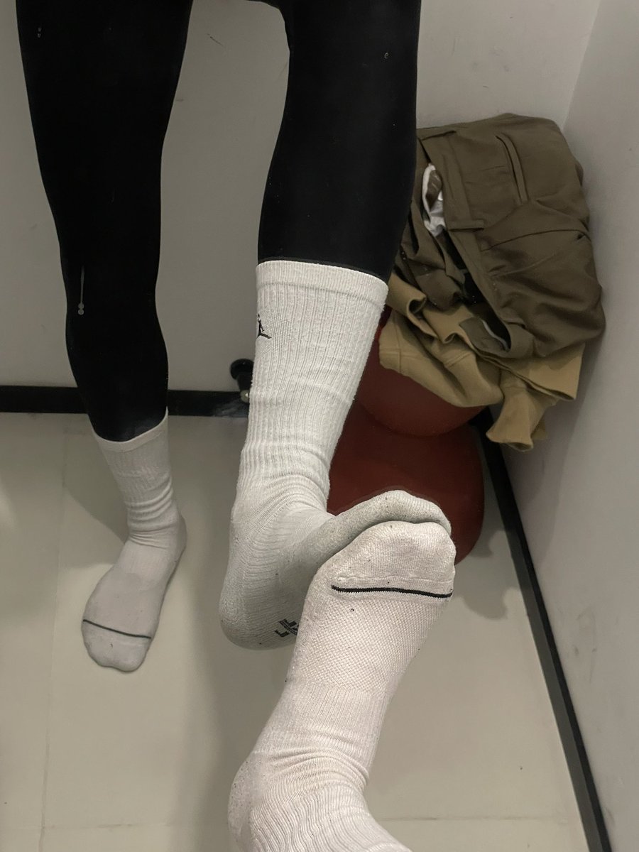 JeremyAngl's tweet image. 汗脚