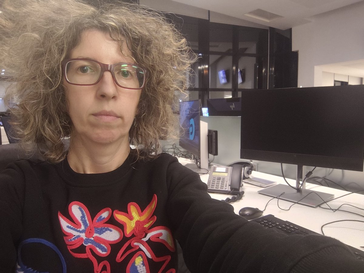 Menos manipulación e máis servizo público.
Menos propaganda e máis servizo público.
Menos baleirado de contidos e máis servizo público.
Menos externalización e máis servizo público.

#VenresNegro393CRTVG
#DefendeAGalega
Porque #SomosServizoPúblico