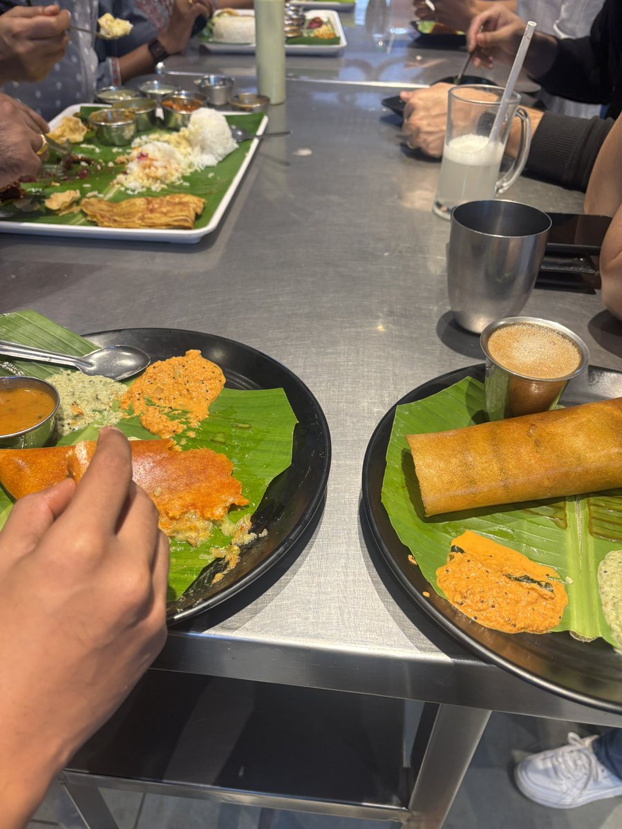 0xabhk's tweet image. first thing to when you get to BLR, garlic roast + filter coffee at rameshwaram

pure bliss