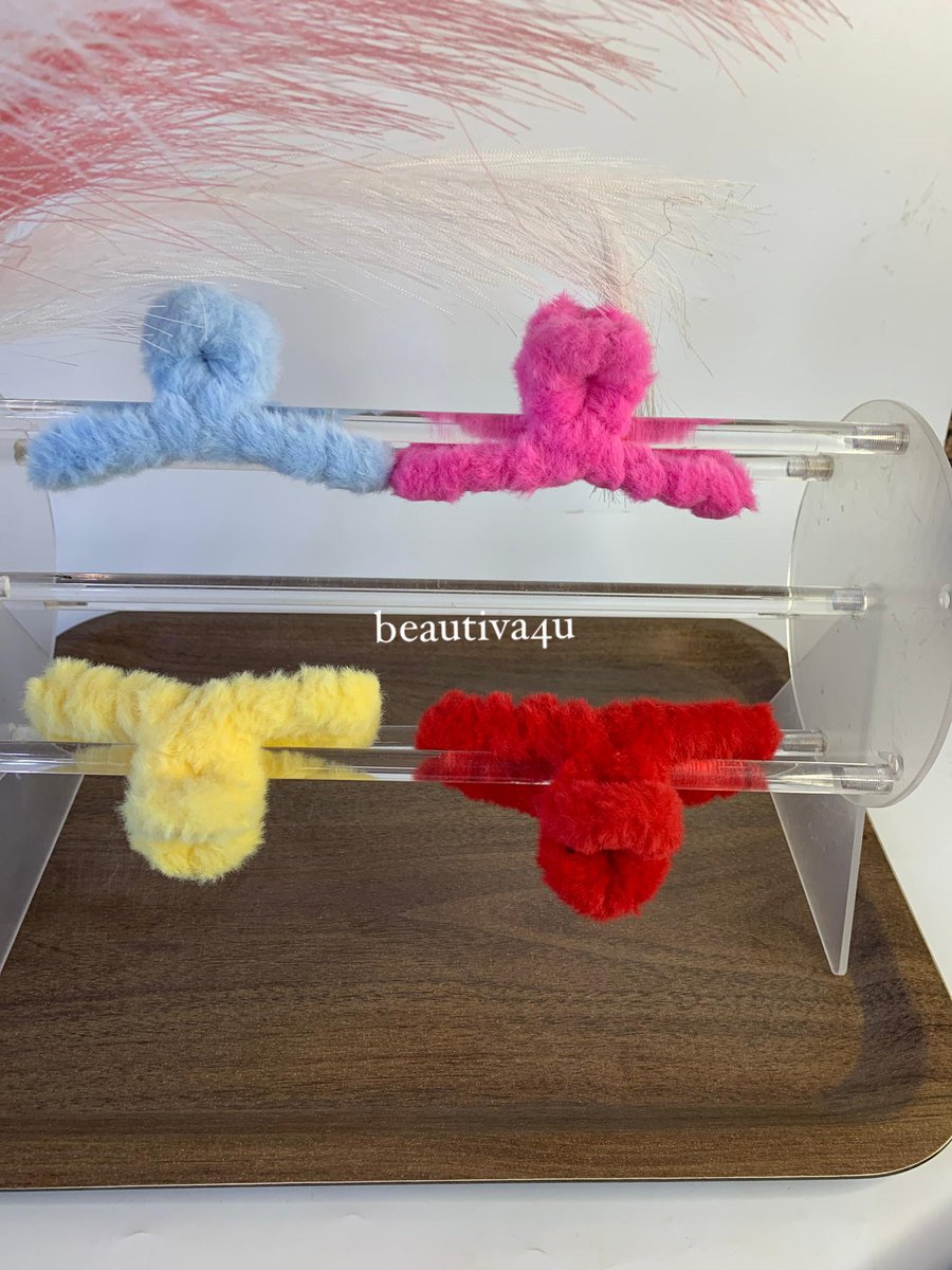 sheistoluwalope's tweet image. Pretty Designs of claw clips to shop 

F1- 2000 NGN
F2- 1350 NGN
F3- 2500 NGN

Don’t forget to shop during our sales!🥳
7 days to go🤩
📍Ibadan
🚚 Nationwide delivery
