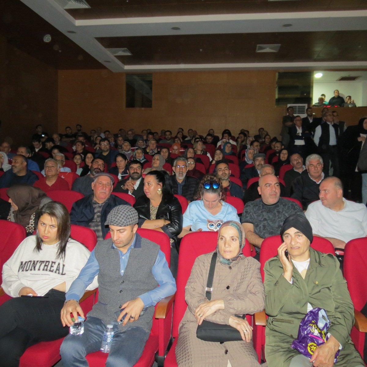 Torunları Aşık Şenlik'in İzinde programındakatılımcılar salona sığmadı.. #çıldırsancağı