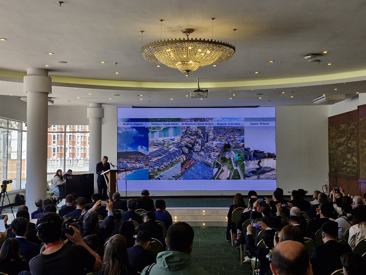 Cities from across the world gathered in Bogotá for the #ShanghaiAward Side Event at #WorldCitiesDay 2025!

City leaders shared practices in housing, smart cities, climate resilience &amp; governance – exploring solutions for sustainable urban development.

👉shorturl.at/x0x2D