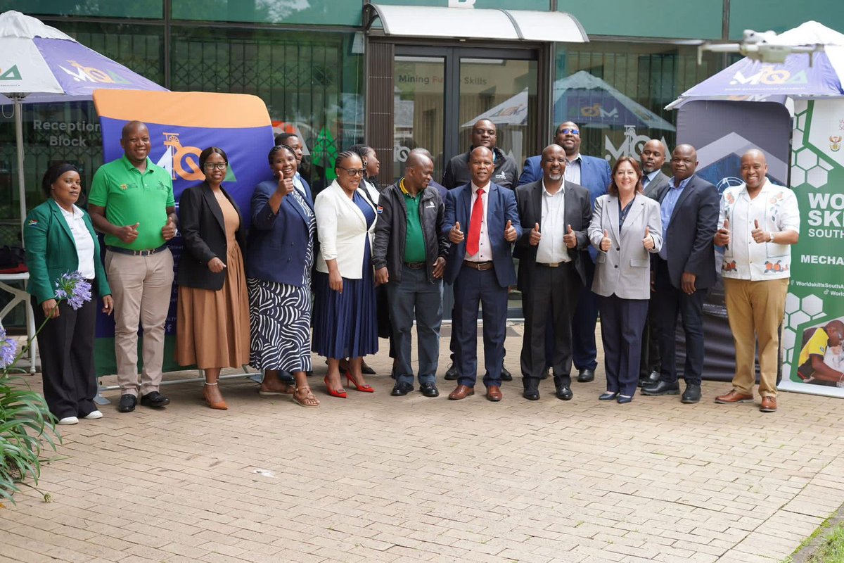 DHET and Mining Qualifications Authority (MQA) enters into a Memorandum of Understanding (MoU) for Purposes of collaboration in activities pertaining to WorldSkills South Africa Competition.

#SkillsChangeLives 
#WorldSkillsZA

facebook.com/share/p/1AWui1…