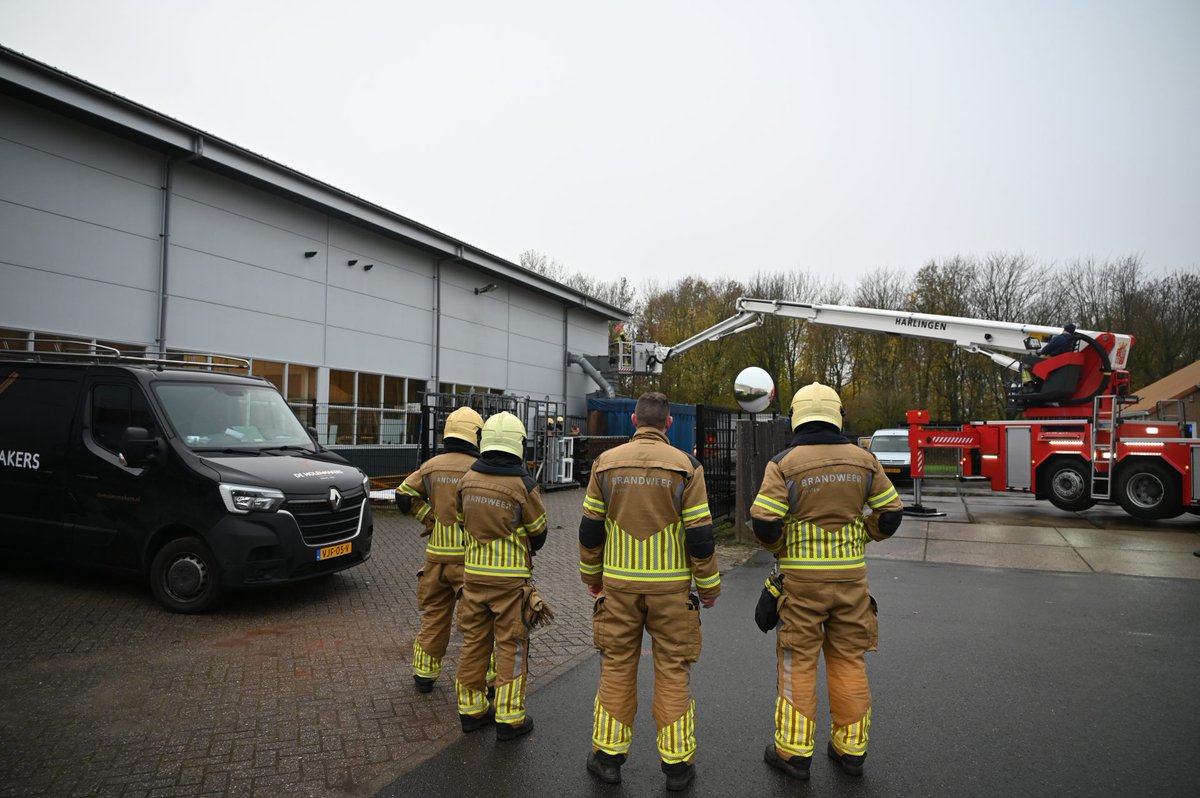 Brand in afzuiginstallatie van bedrijf in Tzummarum