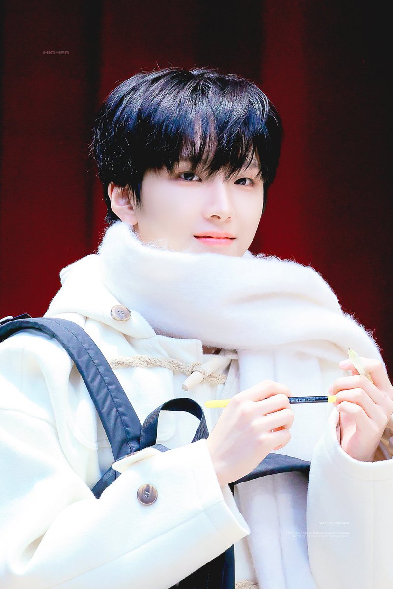 w🕶️n tweet media