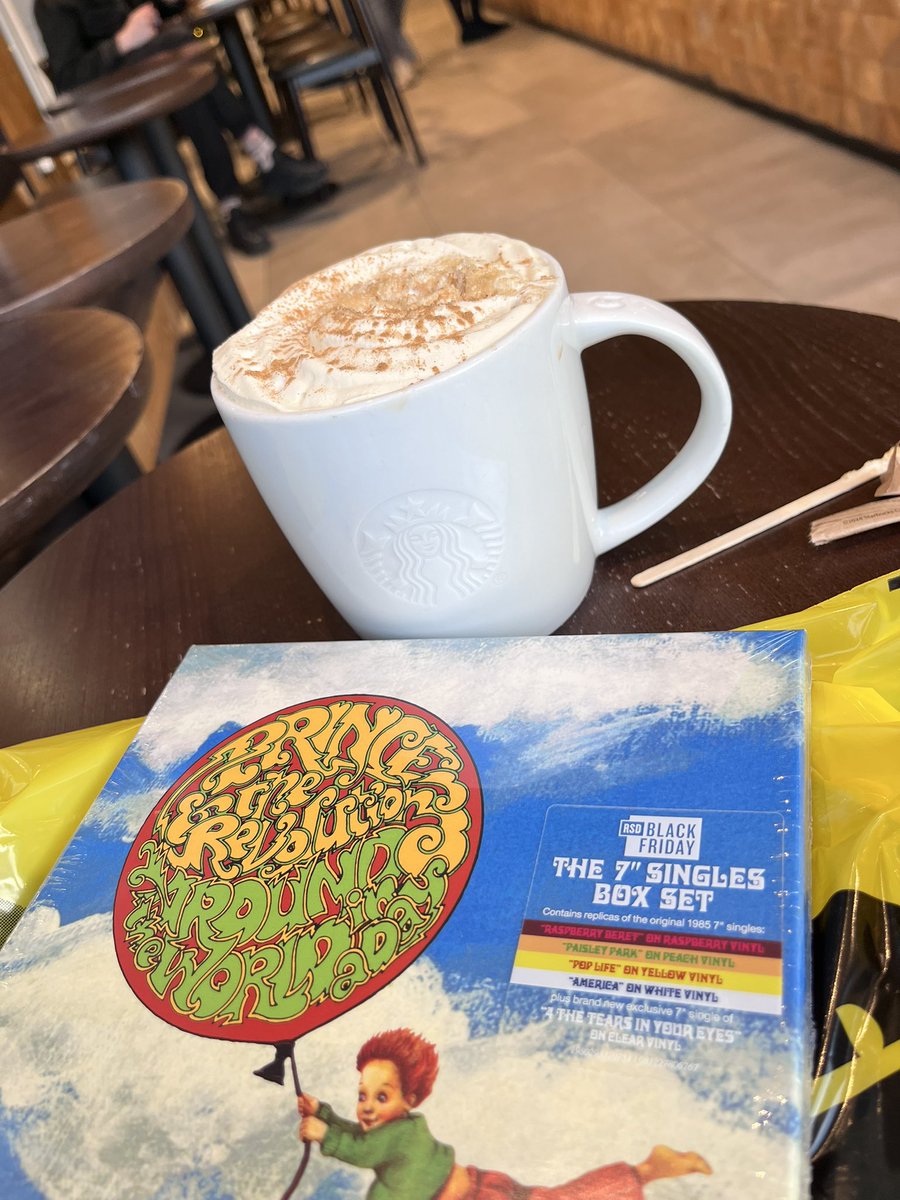 matissesmith1's tweet image. And..relax! 

#ATWIAD #singles #boxset #rsdblackfriday