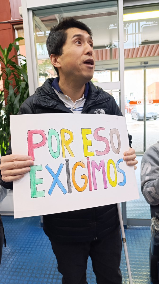 Con motivo del #25N , el <a href="/CRMFLardero/">CRMFLardero</a> leyó un manifiesto para visibilizar la violencia machista, su impacto en mujeres y menores y la necesidad de reforzar la implicación social. El acto concluyó con un minuto de silencio y el compromiso de una sociedad libre de violencia.