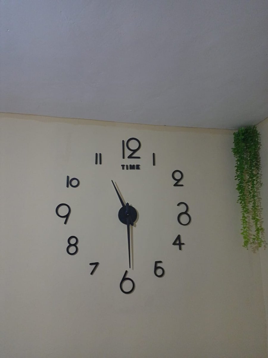 ClasicEquipment's tweet image. Transform your space 

● Oversized wall clock with 3D acrylic numbers
● DIY layout position numbers based on your style
● Large 120cm x 120cm size when assembled.

Ksh 2,000 per pc.
0721275514.

#clock #wallclocks #InteriorDecor #walldecor #wallartdecor