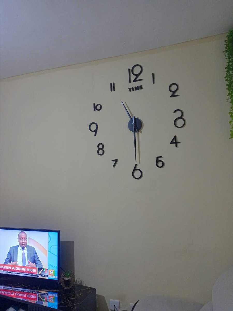 ClasicEquipment's tweet image. Transform your space 

● Oversized wall clock with 3D acrylic numbers
● DIY layout position numbers based on your style
● Large 120cm x 120cm size when assembled.

Ksh 2,000 per pc.
0721275514.

#clock #wallclocks #InteriorDecor #walldecor #wallartdecor