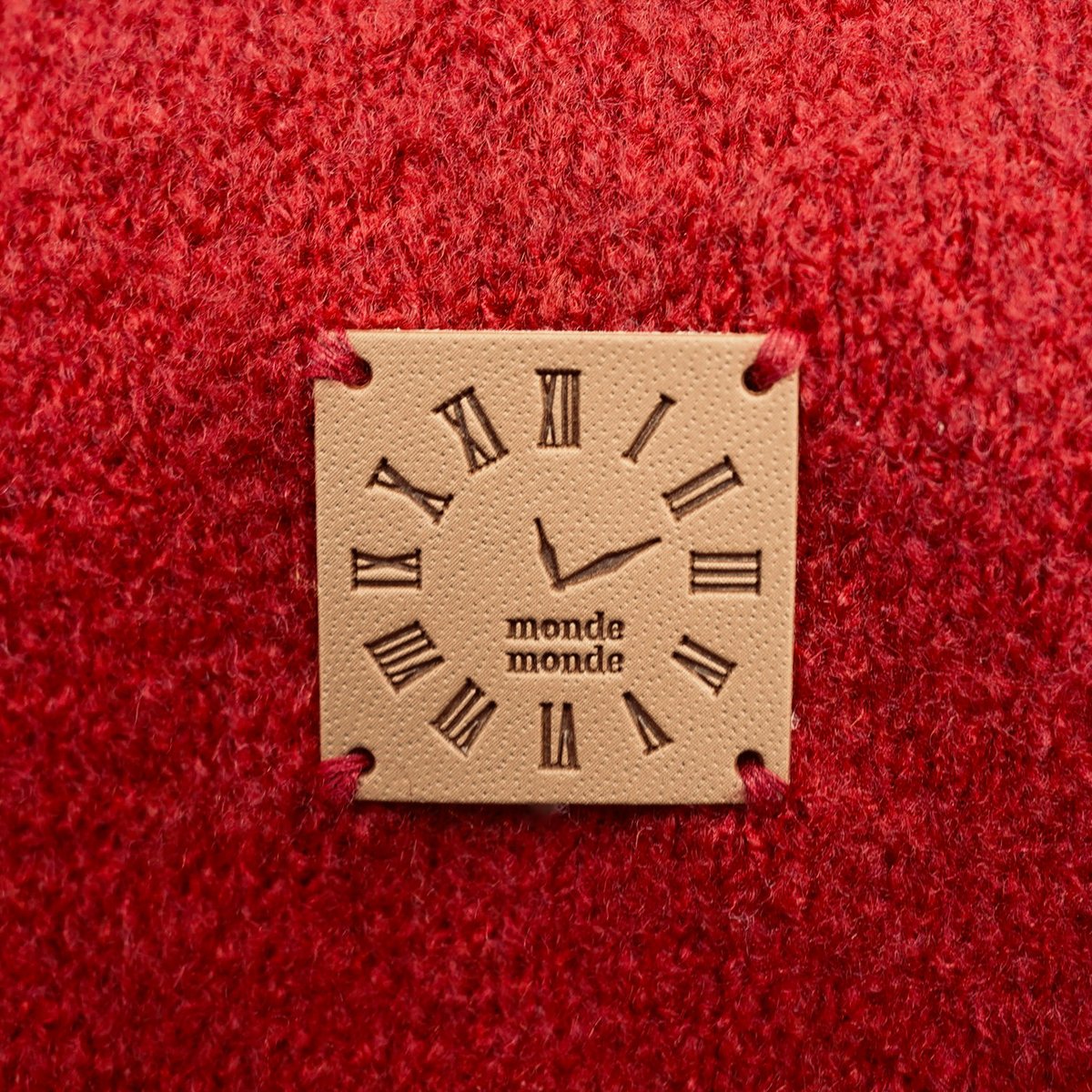 mondemonde_ofc's tweet image. #Rt이벤트 또 찾아왔습니다. 
여러분 저희가 지금 준비 하고 있는것은요 ...!!!!
미리 Merry Christmas 알티 이벤트 입니다. 
팔로우+Rt+좋아요 해주시는 분들 추첨하여  
10분께 몽드몽드의 시그니처 시계 라벨이 들어간 목도리를 선물로 보내드려요! 
12월5일 추첨 완료후 당첨자 공지 드리겠습니다.