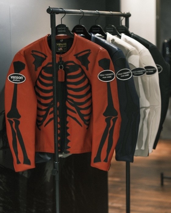 ヨウジヤマモト プールオム＞がメンズ館1階 ザ・ステージにて、「2025