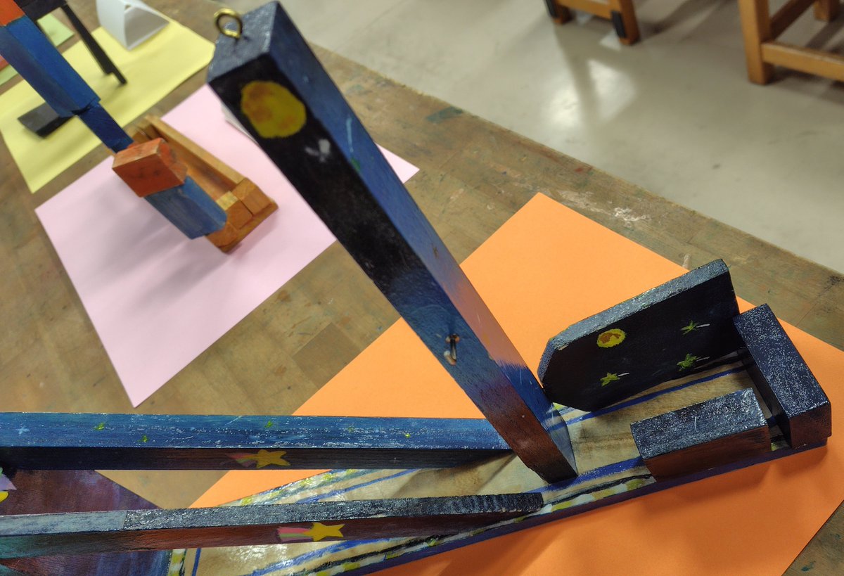 子供達の学校の作品展見てきた〜〜〜。2人とも上手。 下絵の段階で