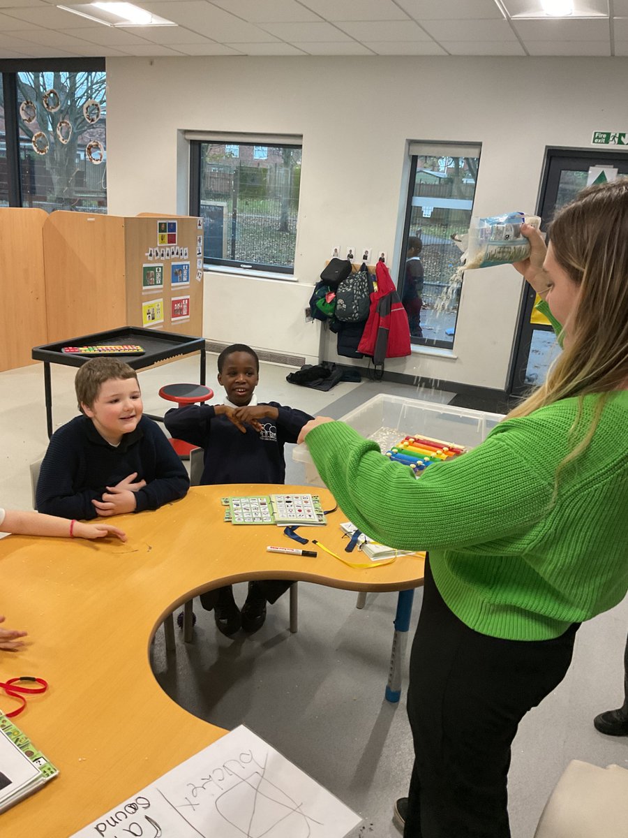 Orchards_School's tweet image. ✨ Meadows 3 were bursting with energy and excitement during their bucket session! It was wonderful to see everyone so engaged, laughing, and smiling throughout the activity.💛🎉 @BrightFuturesET

#Meadows3 #BucketTime #JoyfulLearning #SmilesAllAround #EngagedLearners