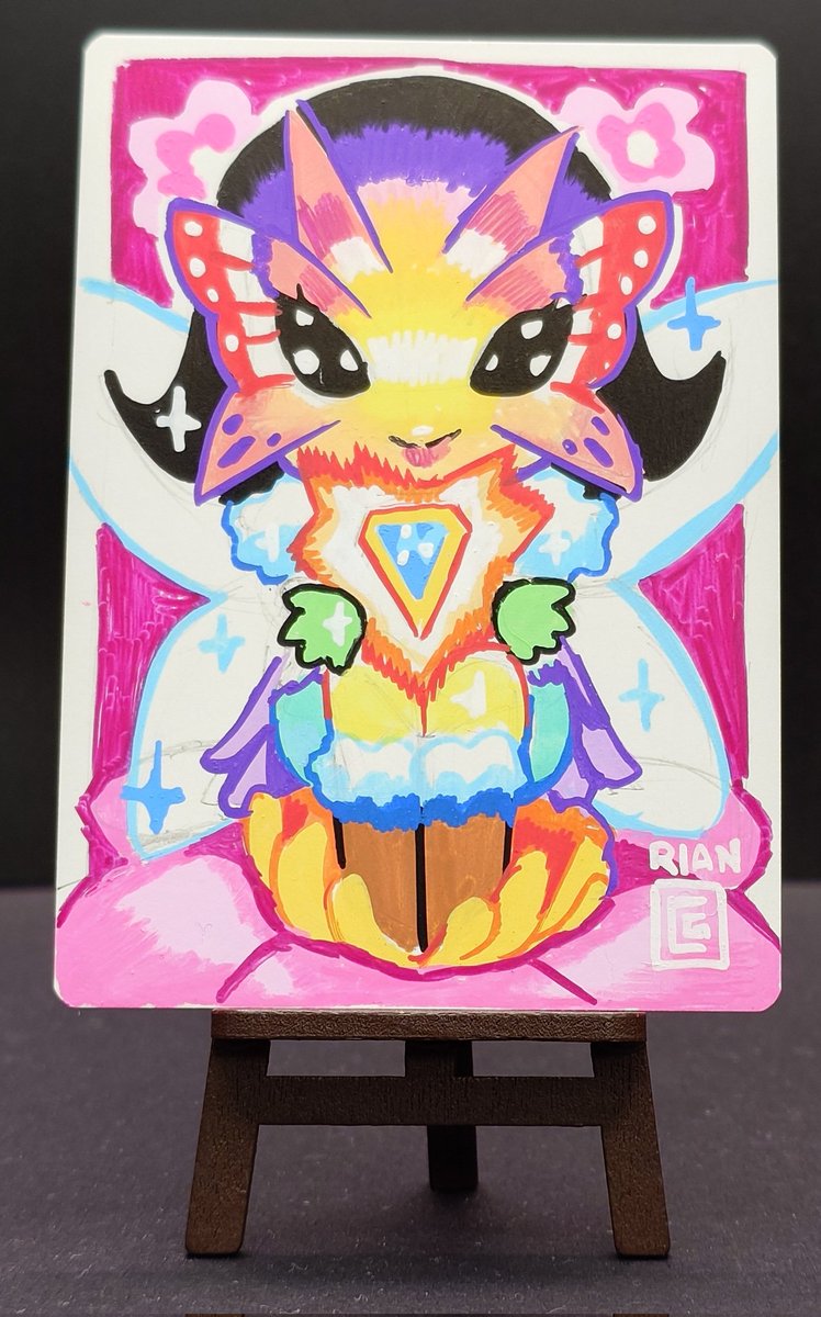 is3tk's tweet image. 少し前に受取ったRian Gonzales様のエレンドラ谷の大魔導師/Glen Elendra Archmageのアーティストプルーフ✨
イラストは表面の妖精魔導師とMoxSapphireの組み合わせをオーダーしてみました💎
デフォルメされた妖精魔導師に色合いもポップでとても可愛らしい💠
#Artistproof
#MTG
#MagicTheGathering