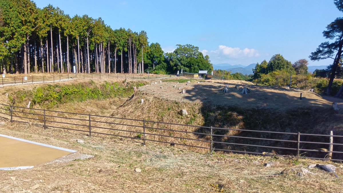 Castle_Traveler's tweet image. #11月を写真4枚で振り返る 
興国寺城🏯11/3登城。
諏訪原城🏯11/16登城。
中尊寺🛕11/22参拝。
青葉城🏯11/24登城。