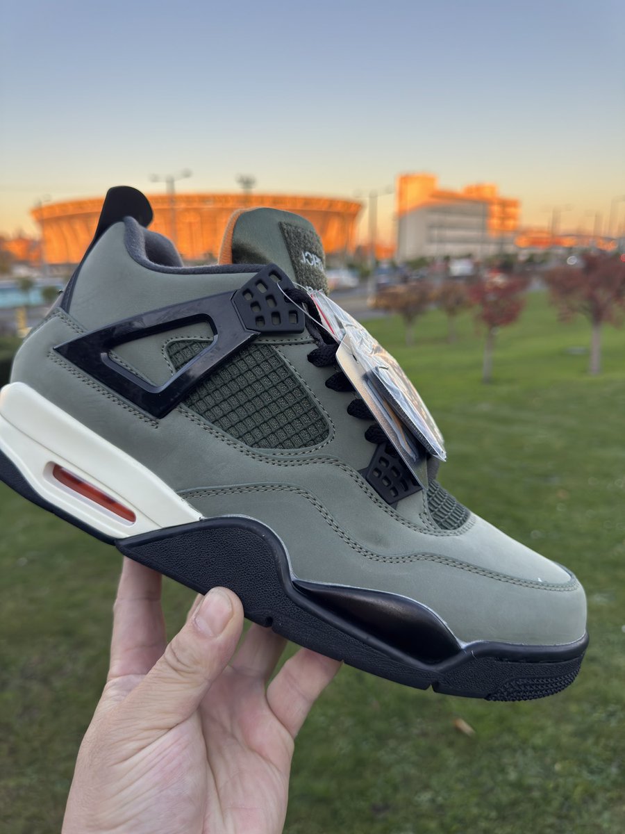 YeezyBoostLiao's tweet photo. Jordan 4 Retro OG SP Undefeated (2025)😍😍😍All sizes can be order 👀(only order)🎁🎁 https://t.co/VbEbZMmcyK