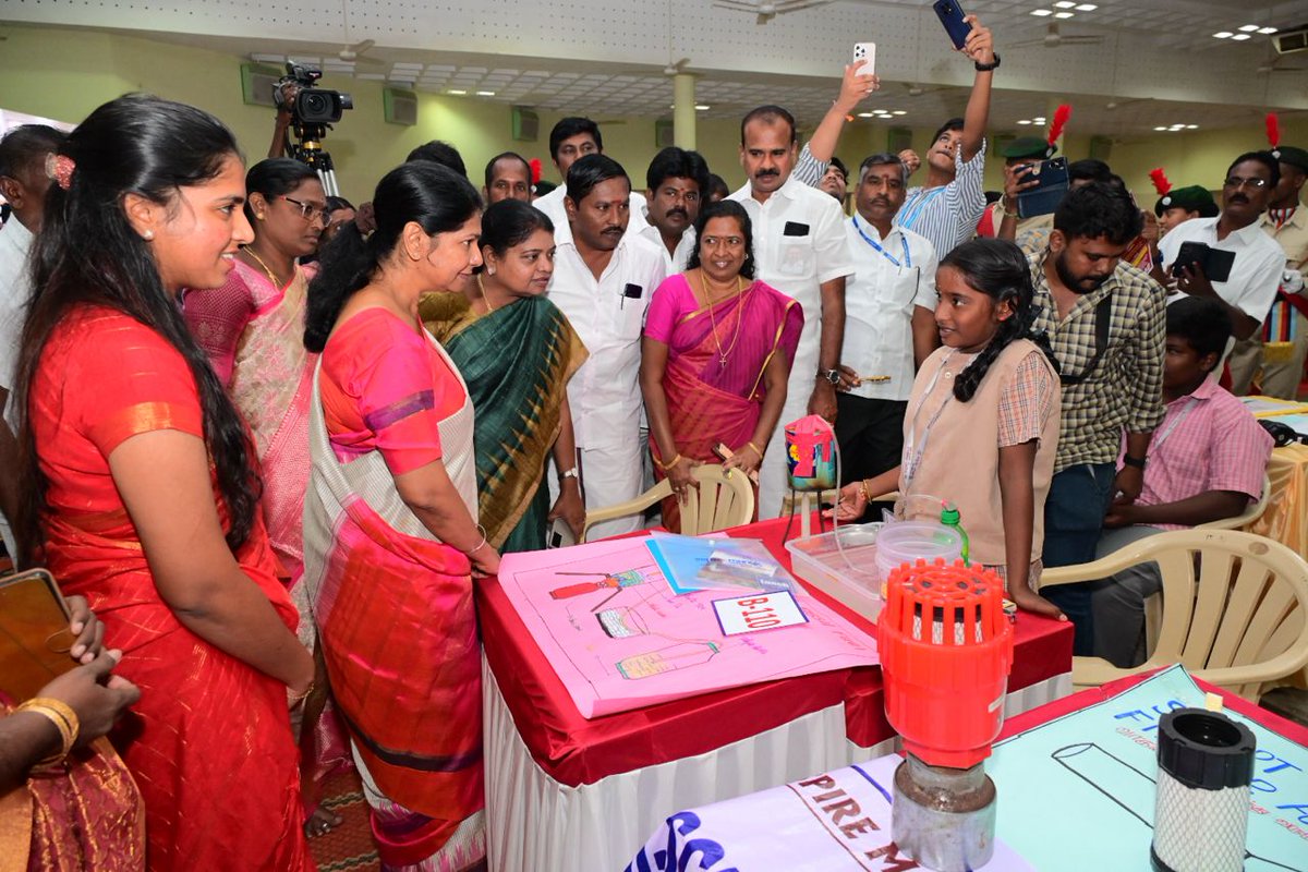 KanimozhiDMK's tweet image. ஒன்றிய அறிவியல் மற்றும் தொழில்நுட்பத் துறை, தேசிய புத்தாக்க நிறுவனம், தமிழ்நாடு அறிவியல் தொழில்நுட்ப மையம் ஆகியவற்றின் ஒருங்கிணைப்பில், கோவில்பட்டி நேஷனல் பொறியியல் கல்லூரியில் நடைபெறும் ‘புத்தாக்க அறிவியல் ஆய்வு மானக்’ விழாவைத் துவக்கி வைத்தேன்.

அமைச்சர் திருமிகு.…