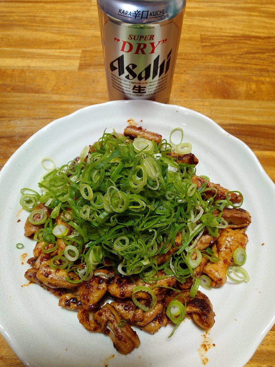 ftafyapm's tweet image. 青ネギたっぷり豚モツ辛味噌炒め🐽🥢😋👍👍🍻🍺🍺
#料理好き
#豚モツ辛味噌炒め
#酒好き
#晩酌