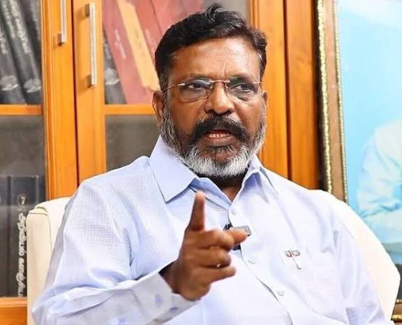 ganesan_kirubaa's tweet image. இந்த நாய்கள் இரண்டும் மேதகு பிறந்தநாளில் சோனியாவின் காலை நக்கிக்கொண்டிருந்தன…
புரிந்துகொள் தமிழா..