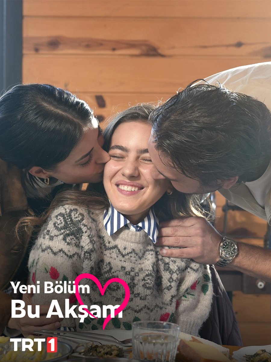 Bir süre bu fotoğraftayız. 🩷🌸

#TaşacakBuDeniz için bu akşam 20.00’de <a href="/trt1/">TRT 1</a> ekranlarındayız!