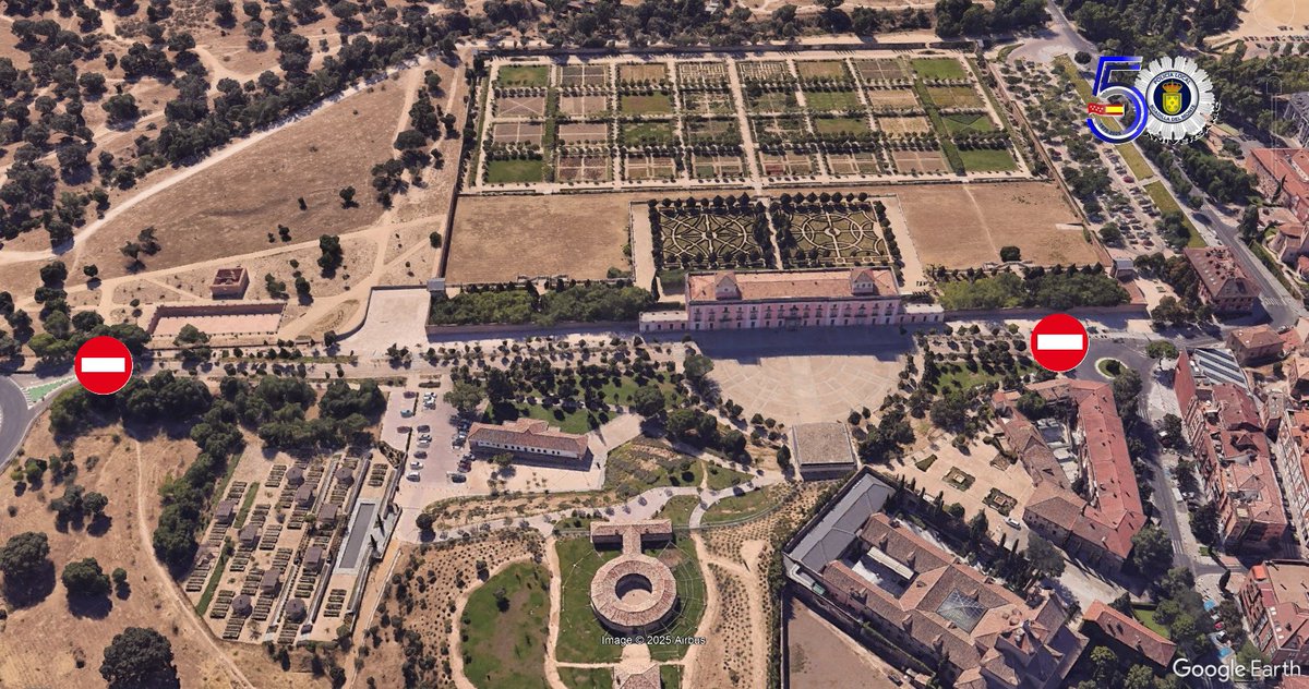 policiaboadilla's tweet image. 🚨Información de Interés: Corte de Trafico⛔️
Debido a la celebración de diversas actividades y el encendido del alumbrado de Navidad, para garantizar la seguridad de los asistentes.
Hoy #viernes permanecerá cortado al tráfico la explanada del #Palacio 
Que disfrutéis !!