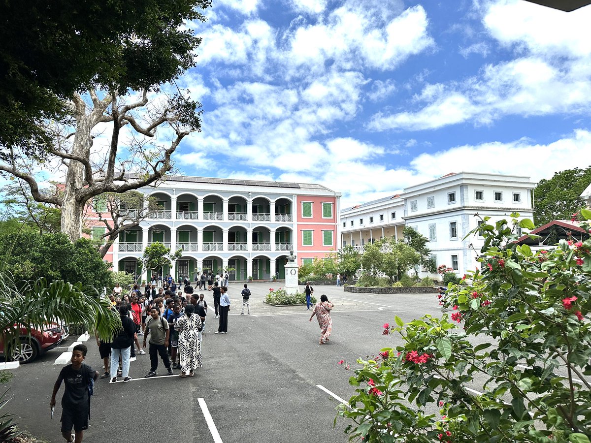 Académie de La Réunion tweet media