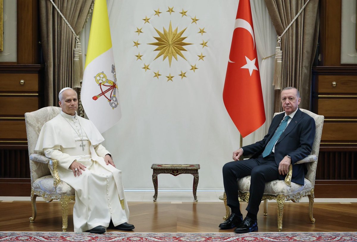 Katoliklerin dini lideri Papa 14’üncü Leo, neden ilk yurtdışı gezisini Türkiye ye yaptı?

- Çünkü Papa çok iyi biliyor ki, Siyonistler Müslümanları bitirdikten sonra sıra ilk Katoliklere gelecek ve bunu durdurabilecek tek güç Erdoğan Türkiyesi 

İznik te ayin de, işin makyaj