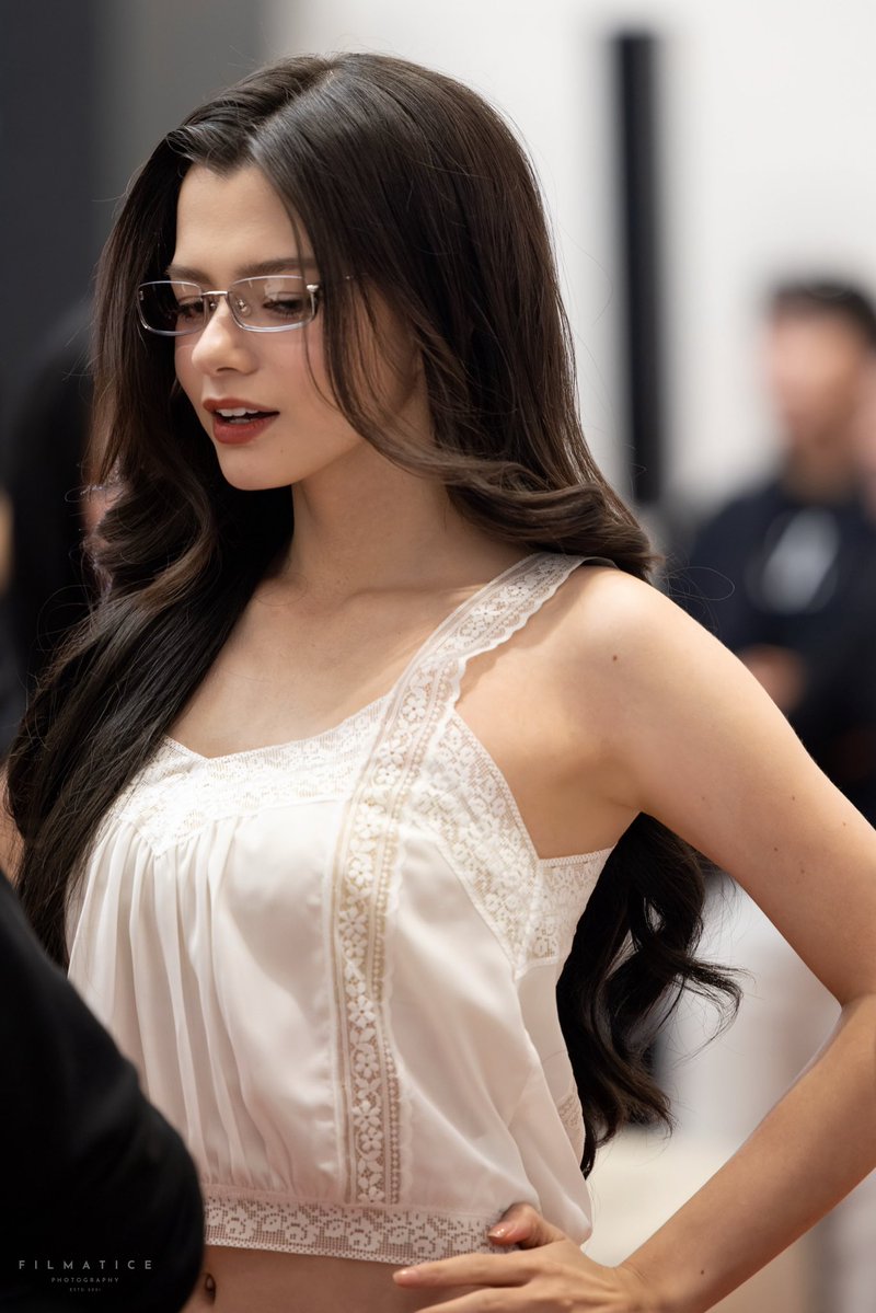 __xxsia__'s tweet image. 18                                                      23