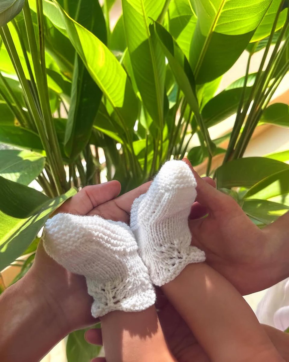 rakeshrok20's tweet image. Kiara Advani and Sidharth Malhotra share a sweet first glimpse of their baby girl, Saraayah. 💗

#IIFA #Bollywood #KiaraAdvani #SidharthMalhotra #KiaraAdvani 
#baby #SaraayahMalhotra #Saraaya #TrendingNow