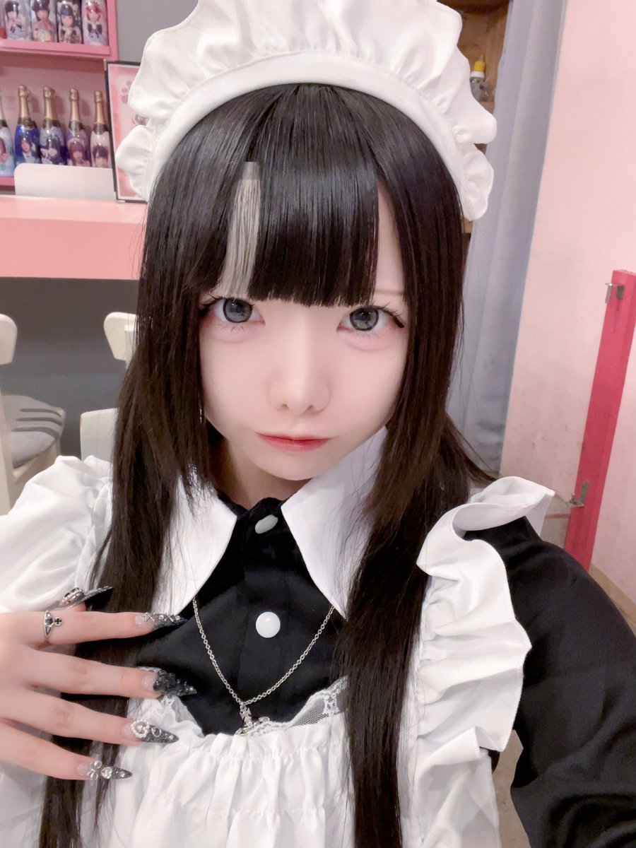 おきゅいん！あむはロングメイド今日まで❕
メイクがうすいです