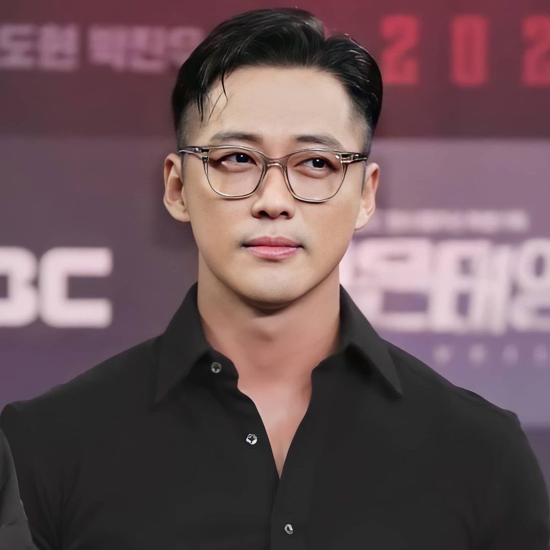 itznajaem's tweet image. LIKE FATHER                                    LIKE SON