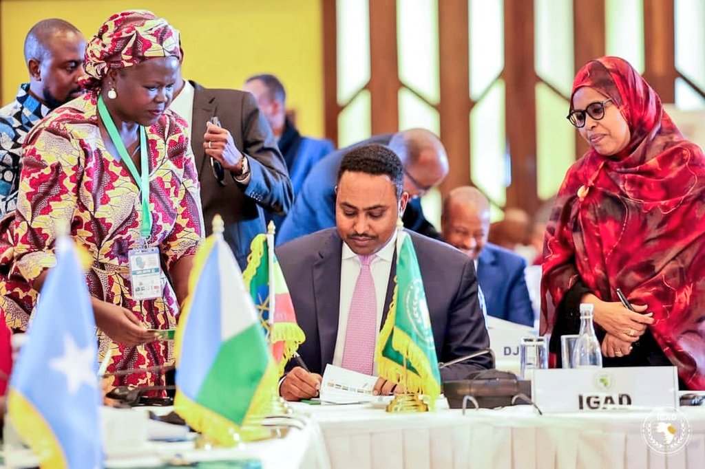 FatumaIAdan's tweet photo. "In a region where 26.3 million people live away from their homes not by choice but by circumstance, we can no longer treat mobility as an exception – it is our reality, woven into our history,economies and geography" ~ H.E. @DrWorkneh, IGAD's Executive Secretary 

I joined H.E. Dr. Workneh at the Ministerial Stock take of the IGAD Support Platform, where ministers renewed their pledge to protect refugees and host communities, scale up inclusion in essential services like education and health, and strengthen climate and early warning action.

They also called for greater international support, meaningful participation of refugees in decisions that affect them, and urgent steps toward peace and humanitarian access in Sudan.
