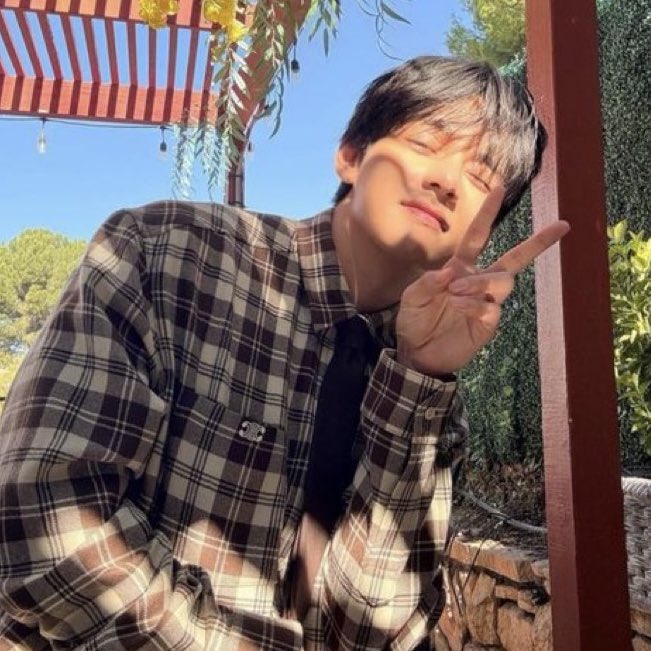 tetebbi's tweet image. sunkissed.                                        sunkissed