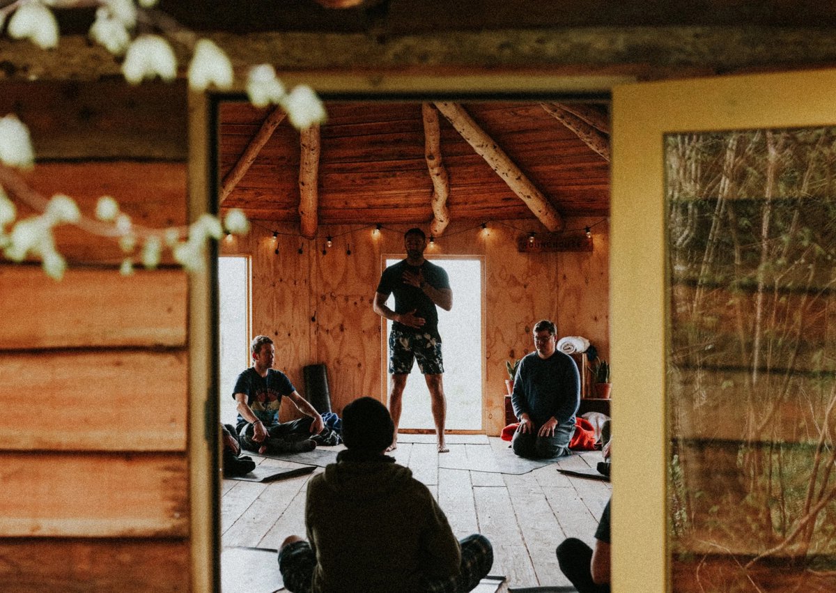 OneMinuteBriefs's tweet image. ONE MINUTE BRIEF OF THE DAY: 28/11/25
Create posters that invite men to join their local #IceBreakers dipping group. Make it feel welcoming, safe and a bit adventurous. Cold water, warm people. 

Full brief: bankofcreativity.co.uk/blog/omb-icebr…

Prizes:
Winner: A DryRobe
Runner Up: An…