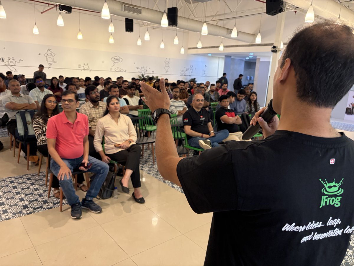 jfrog's tweet image. The developer community showed up strong at The #PolyglotMeetup in #Bangalore! 💚🐸

The room was packed with brilliant minds from the #developercommunity — and the conversations were nothing short of explosive.

We dove deep into the future of polyglot architectures with…
