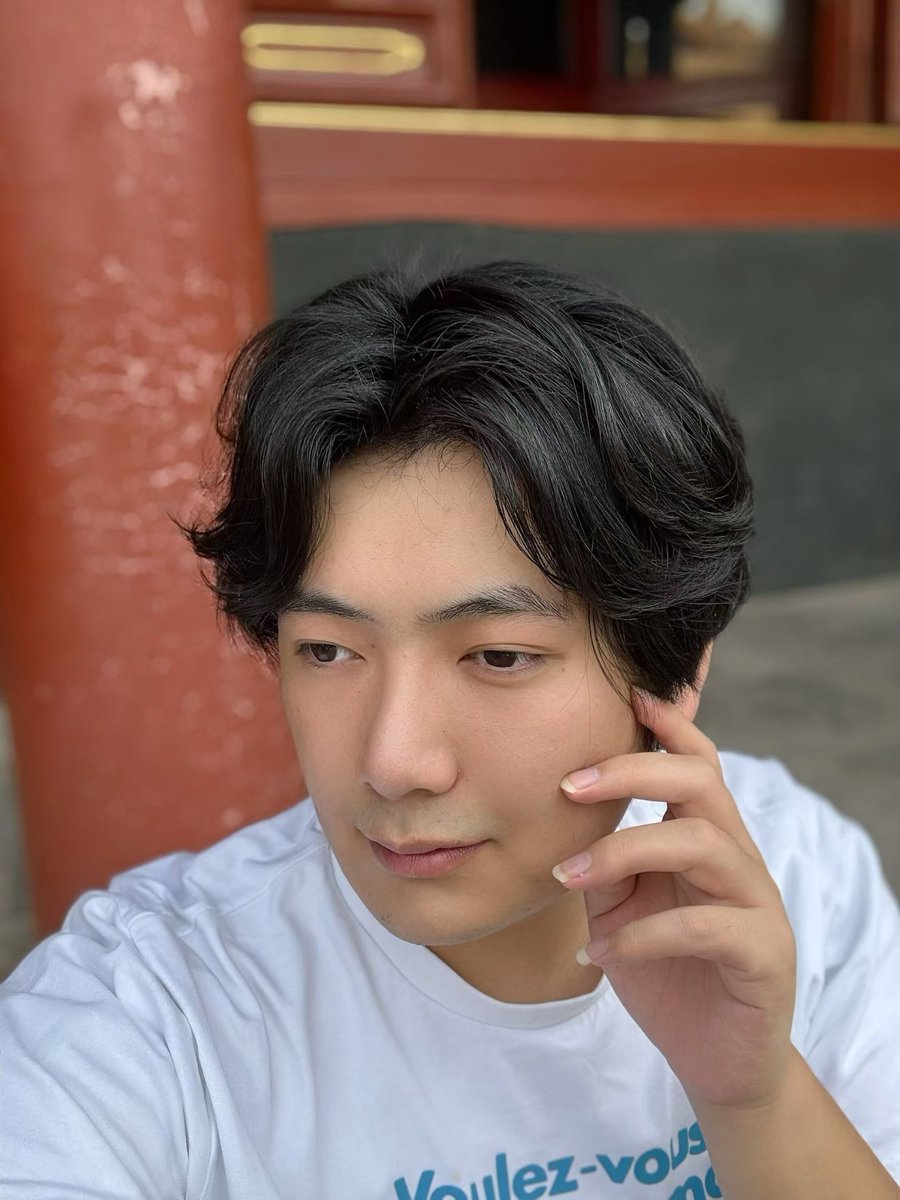 capddou's tweet photo. 快来看看廊坊北华航天工业学院(华航)西校区的普信母狗经典语录：
“���是锁狗
183-85kg(实际至少96)
我同学没觉得我娘
他们应该觉得我挺贵气的
我条件挺好的
除非你愿意我不会管你要东西
我的外套是BOSS的，7000快呢(穿10元7双的袜子)
什么时候玩啊，我逼痒”
你当大家瞎吗？帮你宣传宣传吧。 https://t.co/RmLFDpR0zQ