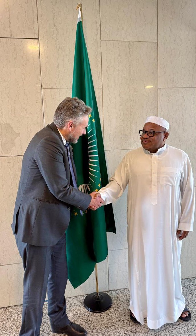 souefmo_elamine's tweet photo. Pleased to meet today at AU HQ with Mr. Asbjørn Lode, Head of the #NORCAP AU Programme, for an exchange on our ongoing cooperation @NORCAPweb. Appreciated NORCAP’s longstanding partnership with the African Union and reaffirmed the value of sustained collaboration in support of the Commission’s work and continental priorities.